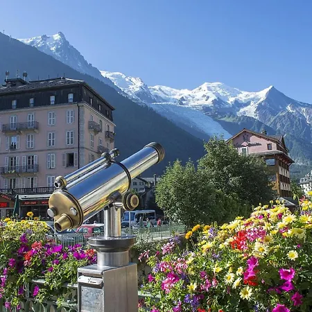 Inviting Apartment In Chamonix With Mountain View Апартаменты *