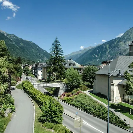 Inviting Apartment In Chamonix With Mountain View Апартаменты