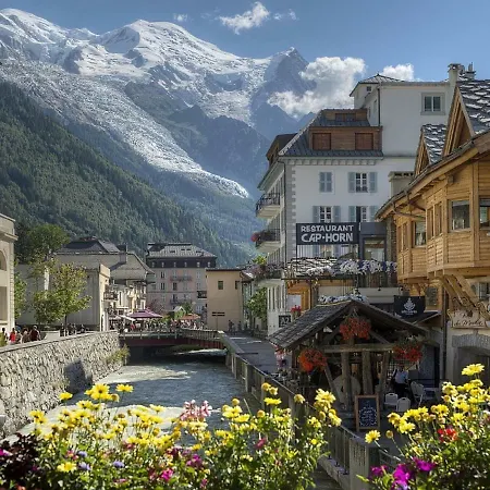 Апартаменты Inviting Apartment In Chamonix With Mountain View Шамони